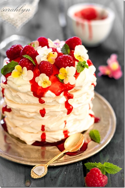 meringue stacks with delightful strawberry toppingW
